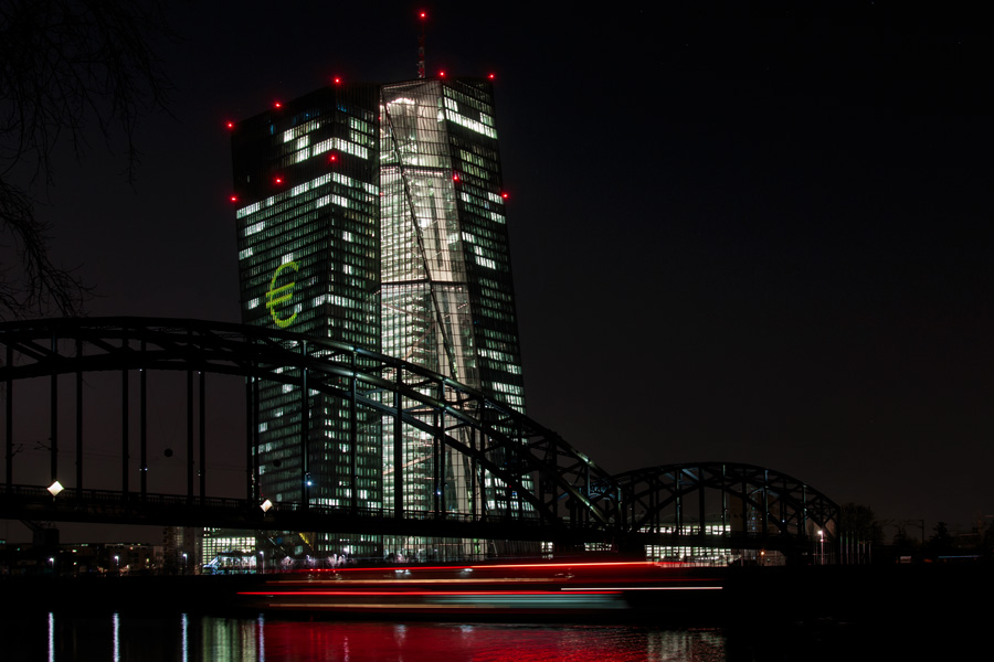 Luminale 2016 - Illuminierte EZB