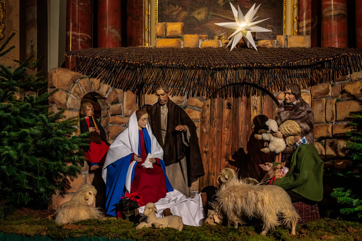 Weihnachtsmarkt - Fulda - Krippe in der Stadtpfarrkirche