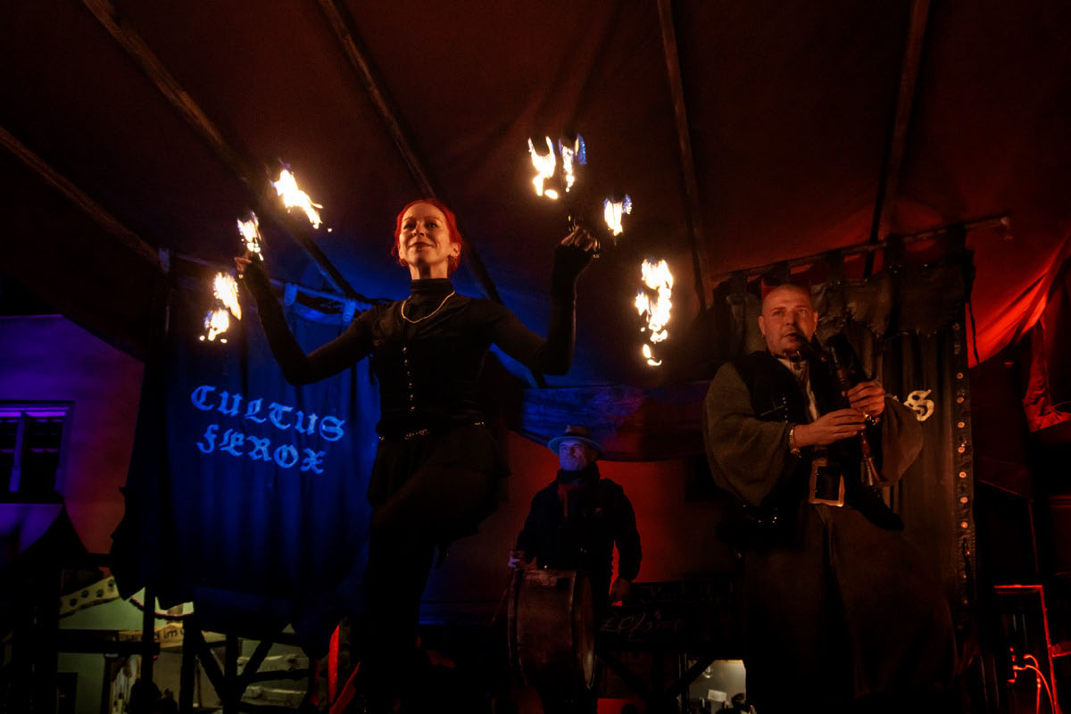 Weihnachtsmarkt Fulda - 2025 - Cultus Ferox mit Ignis - Feuershow