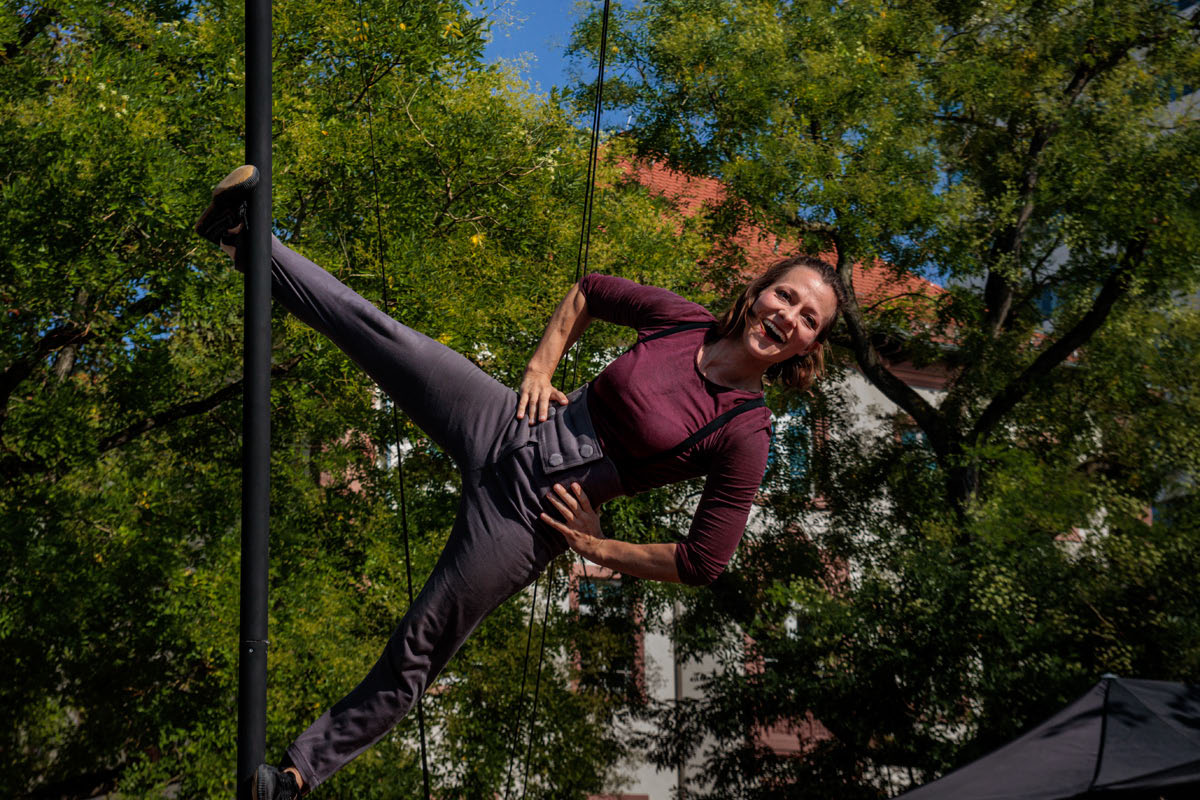 Strassentheaterfestival Till the Sky Hanau 2025 Grammophon - Kira & Anders