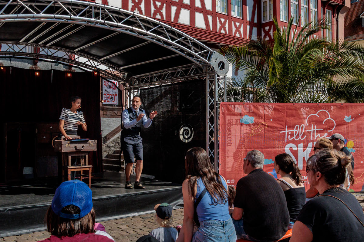 Strassentheaterfestival Till the Sky Hanau 2025 The Sideshow Charlatans