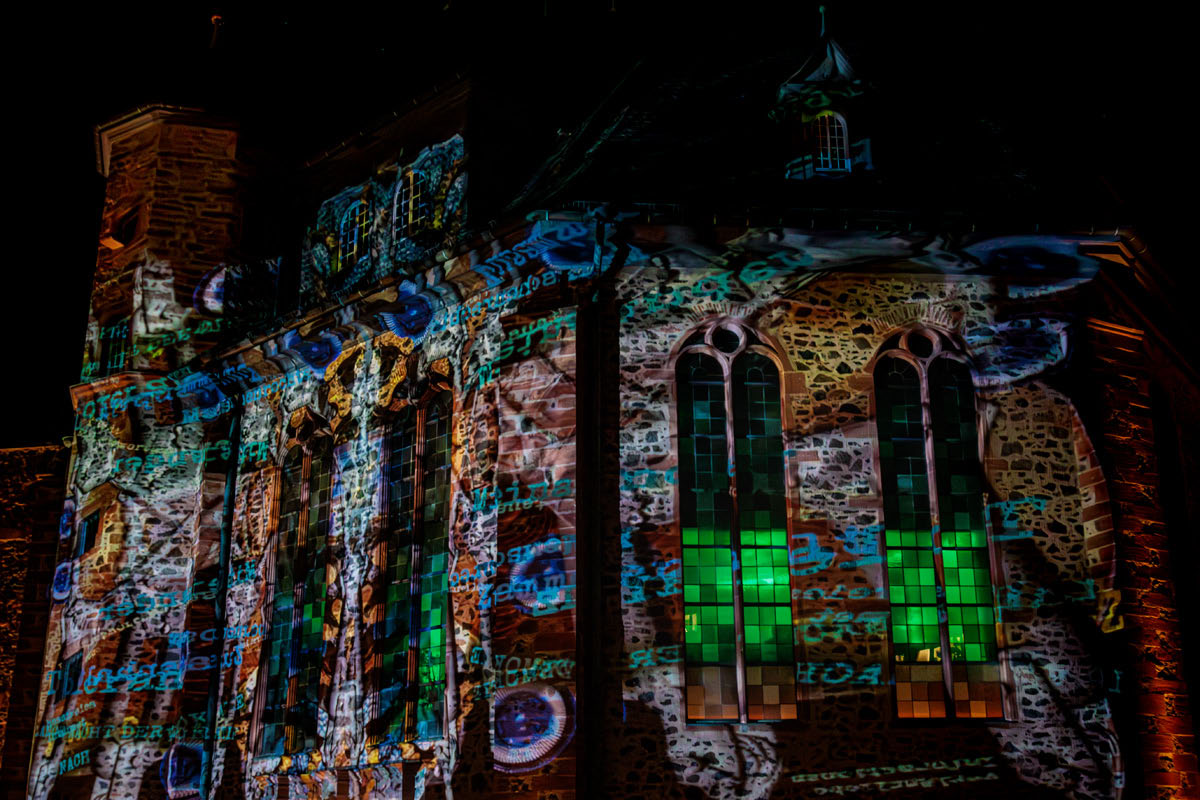 Lichtkunst WN Kirche HU 2026 Fassade Lichtkunst WN Kirche HU 2026 Fassade