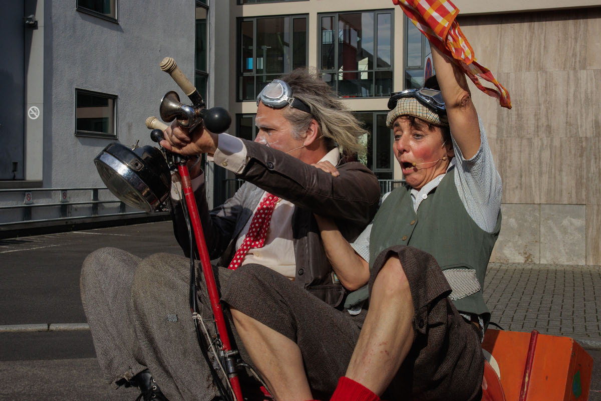Lamboyfest HU 2025 - Straßentheater - Theater Einfach Riesig